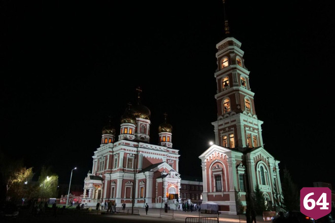 Губернатор Саратовской области встретил Пасху в храме