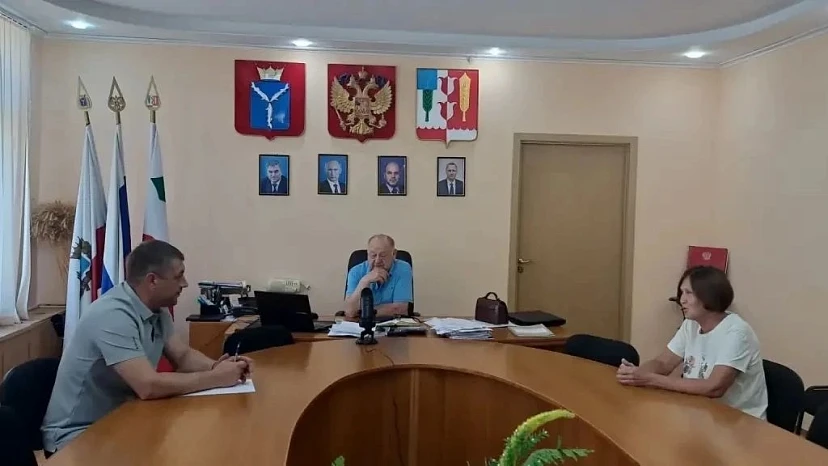 В саратовском поселке установят фонари на пути детей в школу и ФОК