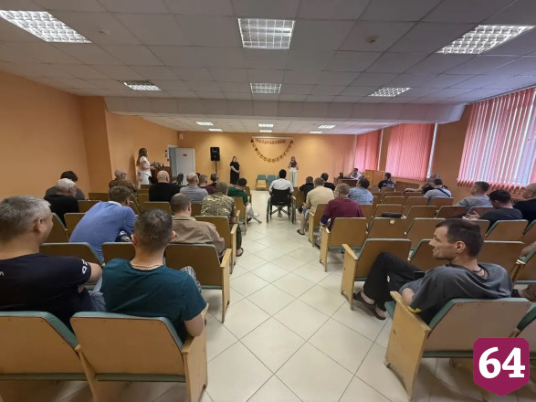 В саратовском госпитале звучали народные песни под гармошку