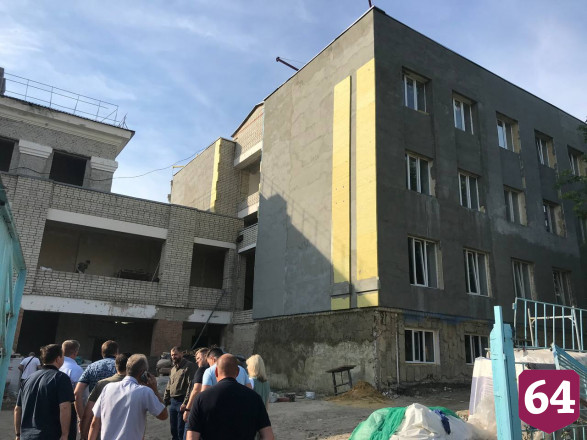 Глава Саратова поручил возвести пристройки к школам в сжатые сроки