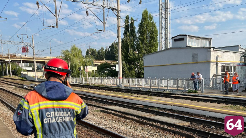 В Саратове поезд насмерть сбил женщину