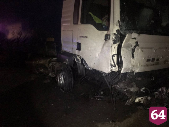Водитель внедорожника погиб в ДТП с фурой под Саратовом
