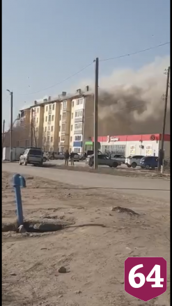 Под Саратовом полыхает пятиэтажка