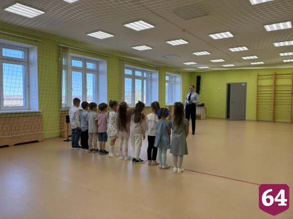 В Саратове дошкольники стали помощниками дорожных полицейских