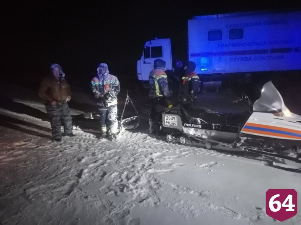 В Саратовской области за ночь из снежных заносов спасли 22 человека 