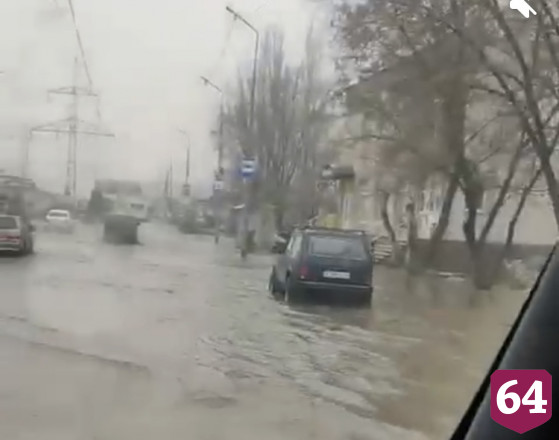 Жители Саратова делятся кадрами «апокалипсиса» в Солнечном