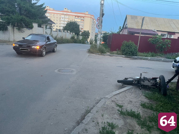 В Саратове 10-летний мальчик на питбайке попал в ДТП 