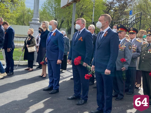В Саратове заложили камень под стелу «Город трудовой доблести»