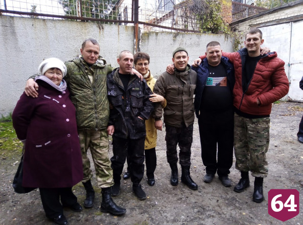 Мобилизованных саратовцев на проводах благословляли священники и имамы