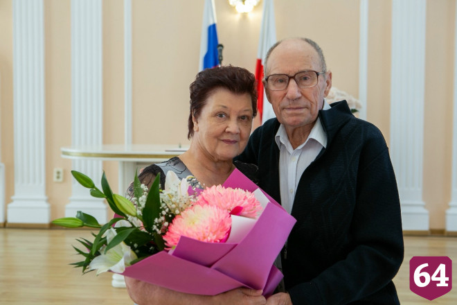 Супруги из Энгельса познакомились в 7-м классе и прожили в любви 60 лет 