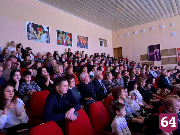 Марксовский цирк «Арт-Алле» отпраздновал 25-летие 
