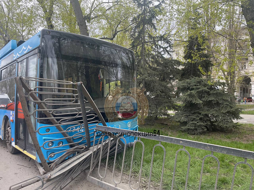 В Саратове за рулем скончался водитель троллейбуса