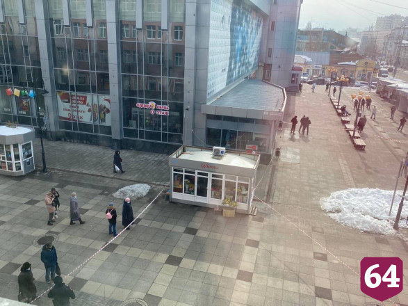 На проспекте Кирова обнаружили подозрительную коробку