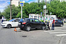 Курьер на электровелосипеде попал под иномарку в центре Саратова