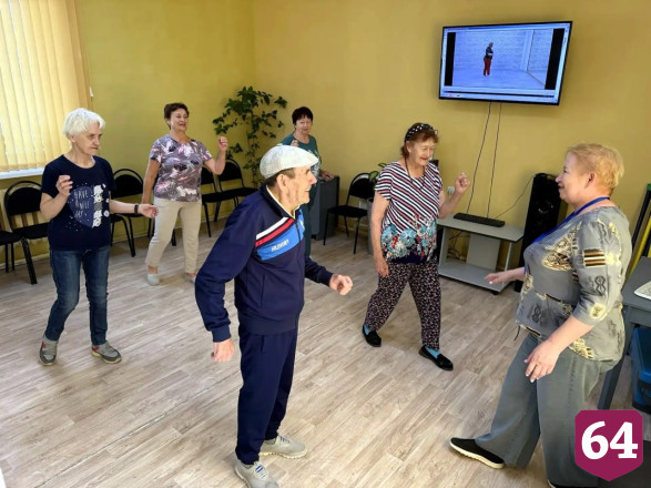 В Саратовской области для пенсионеров проводят групповые занятия с психологом