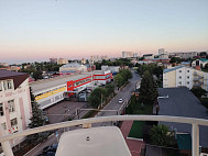 В Энгельсе УК для ремонта стены дома пришлось привлечь приставов