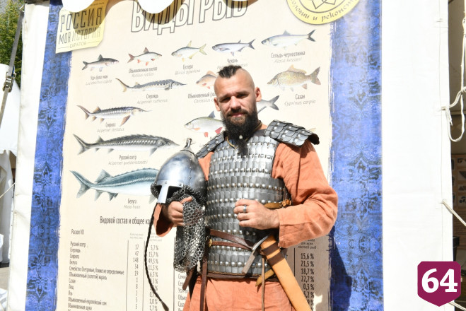 Гости фестиваля «Укек» пошутили про катапульту с капустой и ковер-самолет