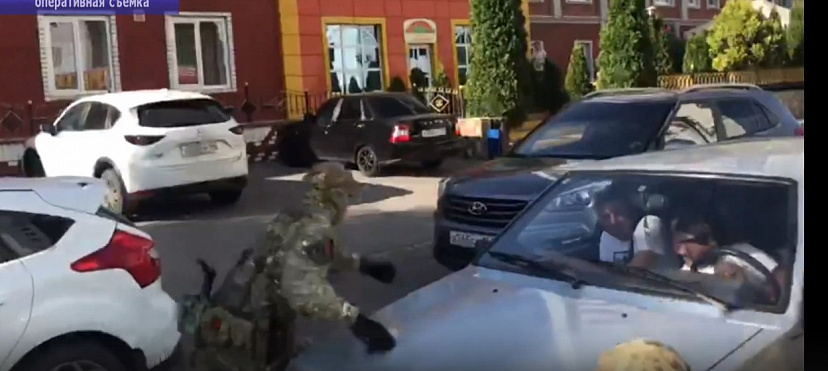 В центре Саратова силовики устроили облаву на автомобильных воров