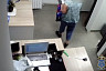 В Саратове пенсионерка угрожала сотруднице ПВЗ канцелярским ножом