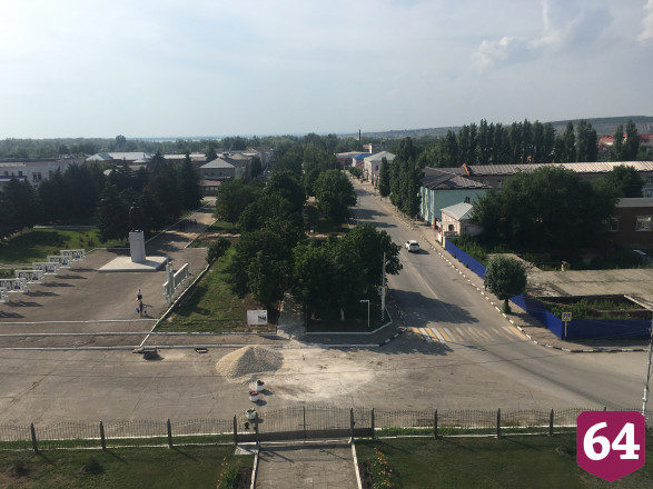 Саратовцы после пения пастора под гитару забрались на колокольню 