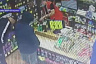 Саратовец расплатился в магазине чужой банковской картой и попался полиции