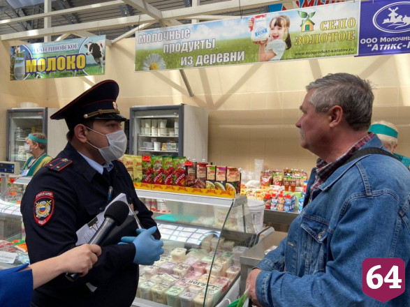 Саратовские полицейские попросили надеть маску митрополита Лонгина