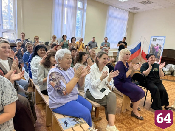 Саратовские волонтеры сплели 1322 маскировочные сети 