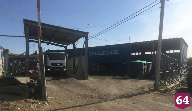 Под Саратовом весь день тушили возгорание на мусорном полигоне 
