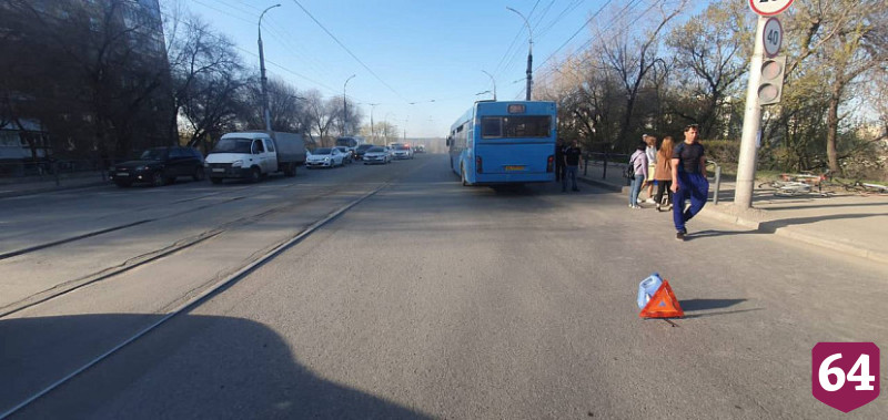 После наезда автобуса на 12-летнюю велосипедистку в Саратове возбуждено дело
