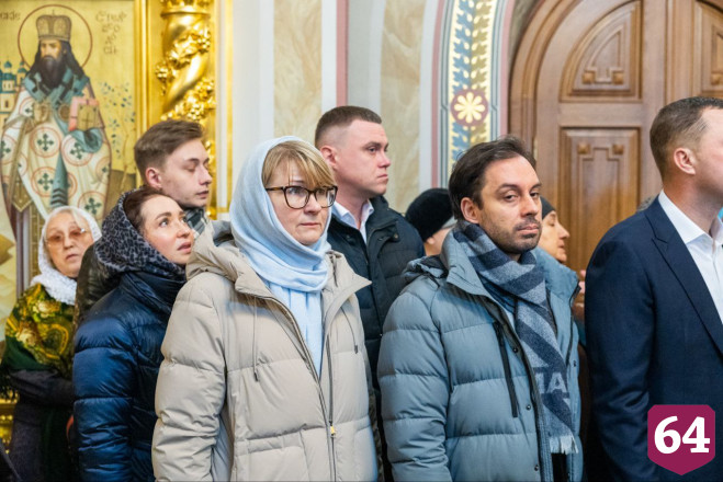 Саратовские святители упокоены в кафедральном соборе