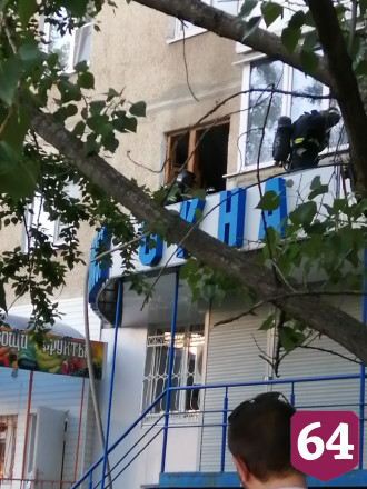 Пожарные тушили квартиру в девятиэтажке у рынка «Солнечный»