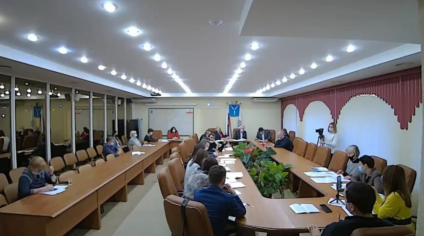 Саратовский депутат потребовал компьютер для «дистанционки»