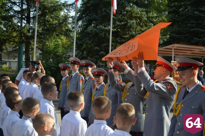 Следователь пожелал саратовским кадетам успехов в учебе и новых начинаний