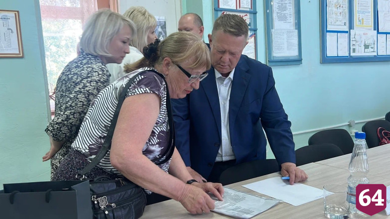 Саратовцы пожаловались депутату Госдумы на протечку кровли после капремонта