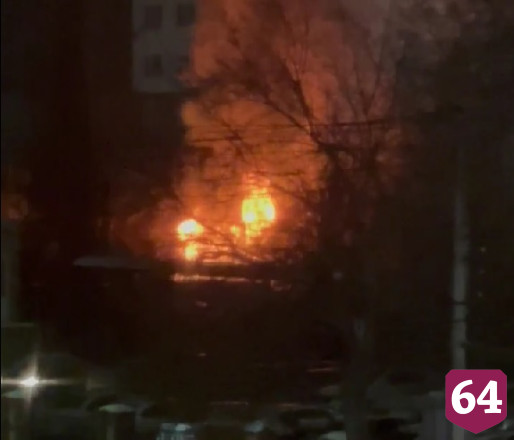 В Саратове у горпарка произошел крупный пожар