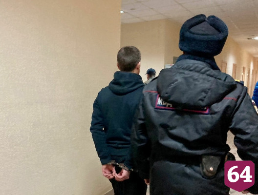 Саратовца осудили на 9 лет за изнасилование 16-летней девушки в подъезде