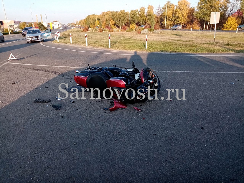 В ДТП на окраине Саратова разбился молодой байкер