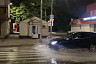 Саратовцы из-за коммунальной аварии ходят с пакетами на ногах