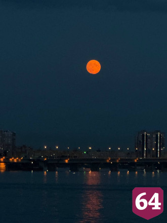 Саратовцы в соцсетях делились фотографиями «оленьей луны»