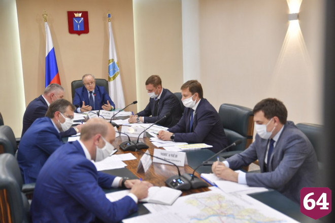 Губернатор обсудил с зампредом Правительства РФ ремонт саратовских дорог