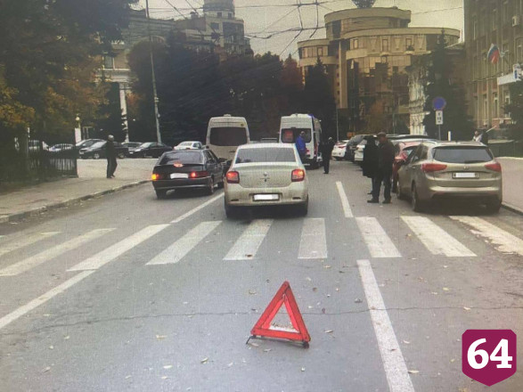 За сутки в Саратове на переходах сбили пять человек