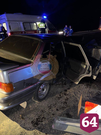 В Саратове спасатели деблокировали тело погибшего в ДТП мужчины