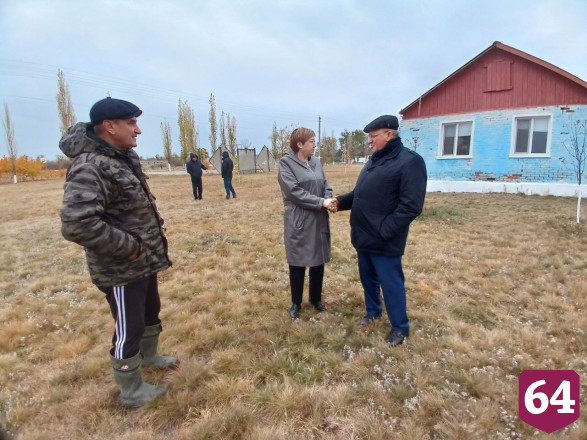 В детском лагере под Саратовом посадили липы и березы