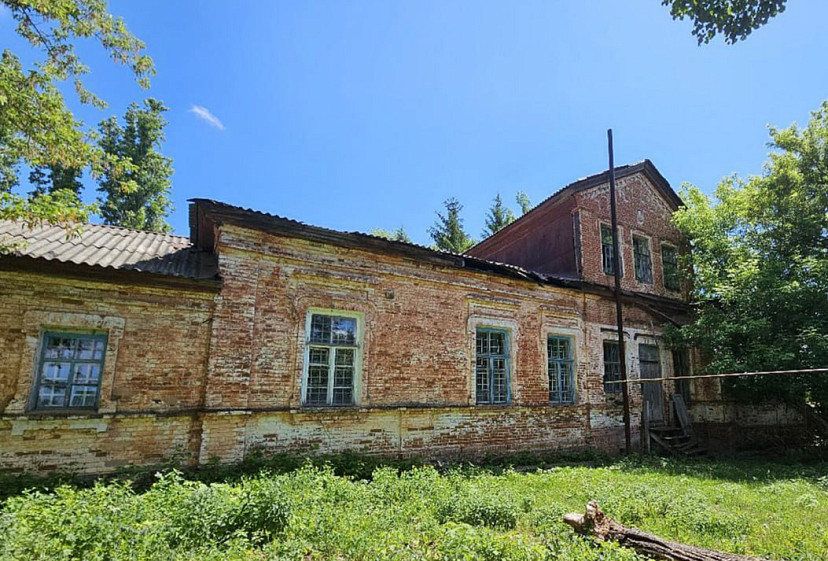 В Саратовской области за рубль продают старинную усадьбу