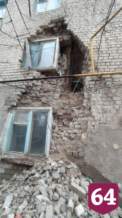 В общежитии под Саратовом рухнула стена