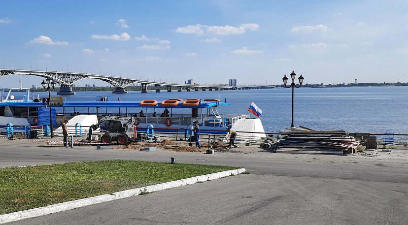 На набережной Саратова демонтировали качели
