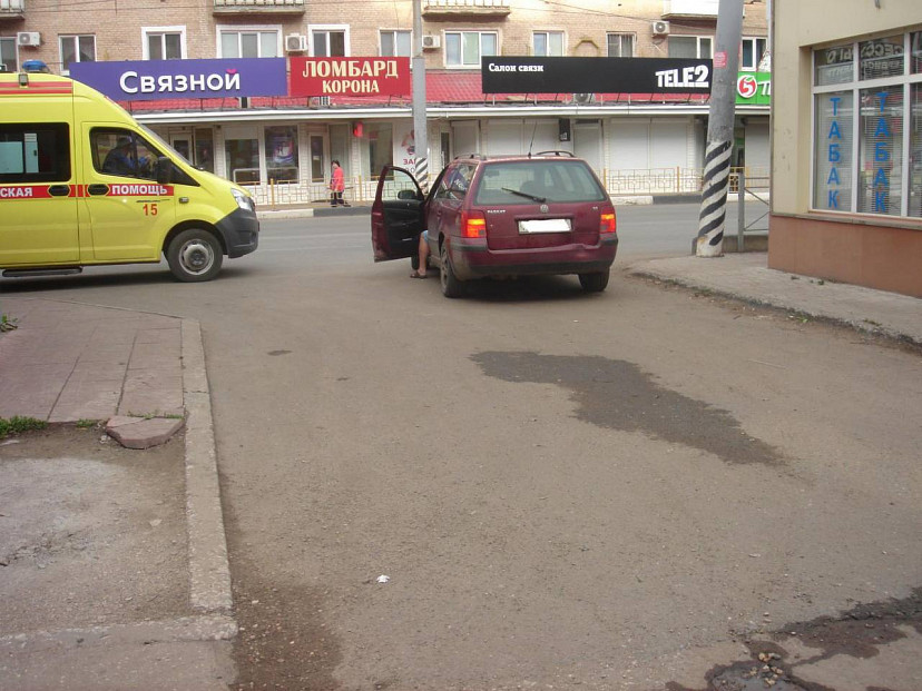 В Энгельсе водитель иномарки покалечил женщину