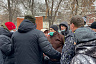 Участники незаконной акции в Саратове обматерили полицейских