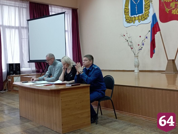 Глава Хвалынского района ушел в отставку