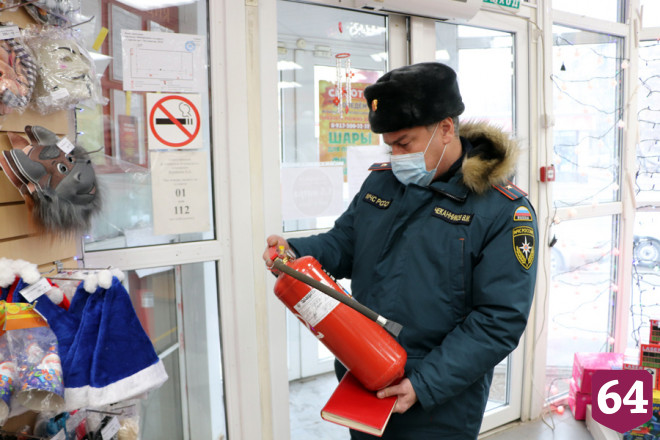 В Саратове искали нелегальных продавцов пиротехники 